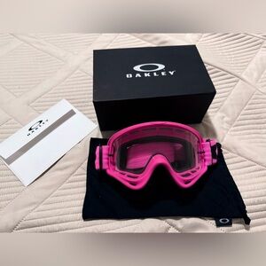 Oakley Black and pink MX goggles Women's Apparel with Logo Tag